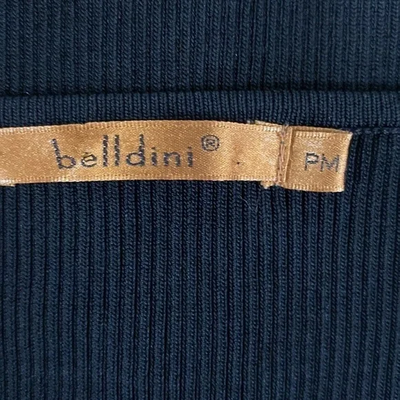 ❄️ Belldini zipper front top - Picture 7 of 9